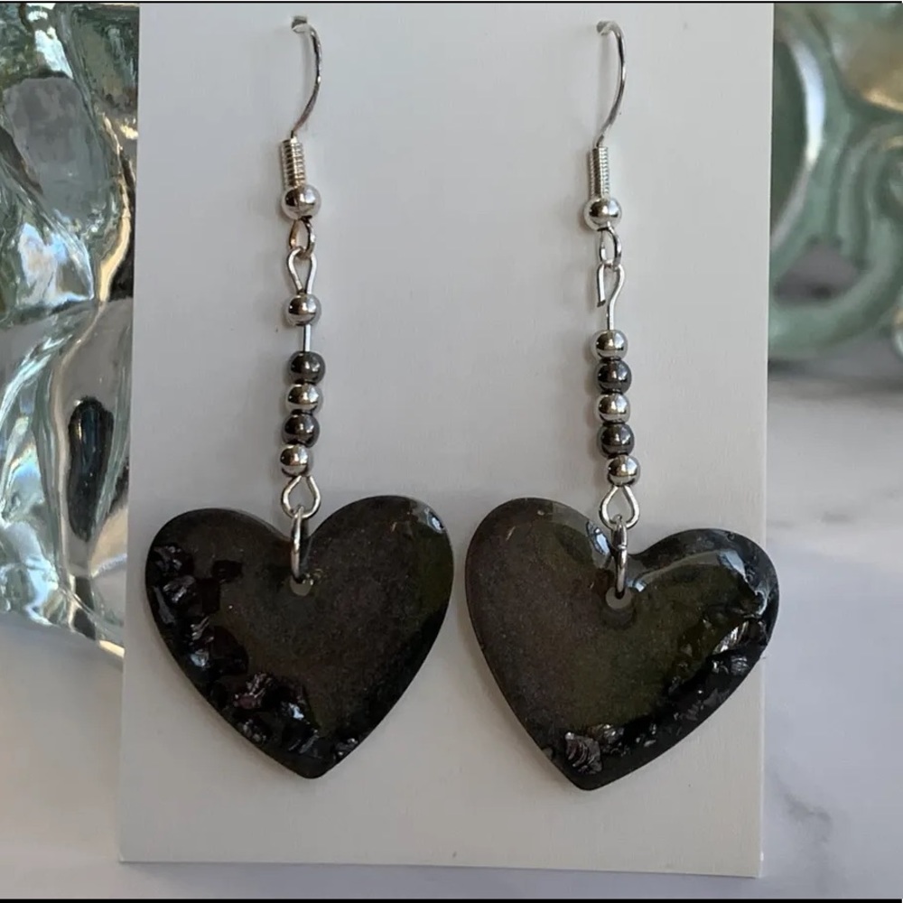 Shimmery black heart drop earrings